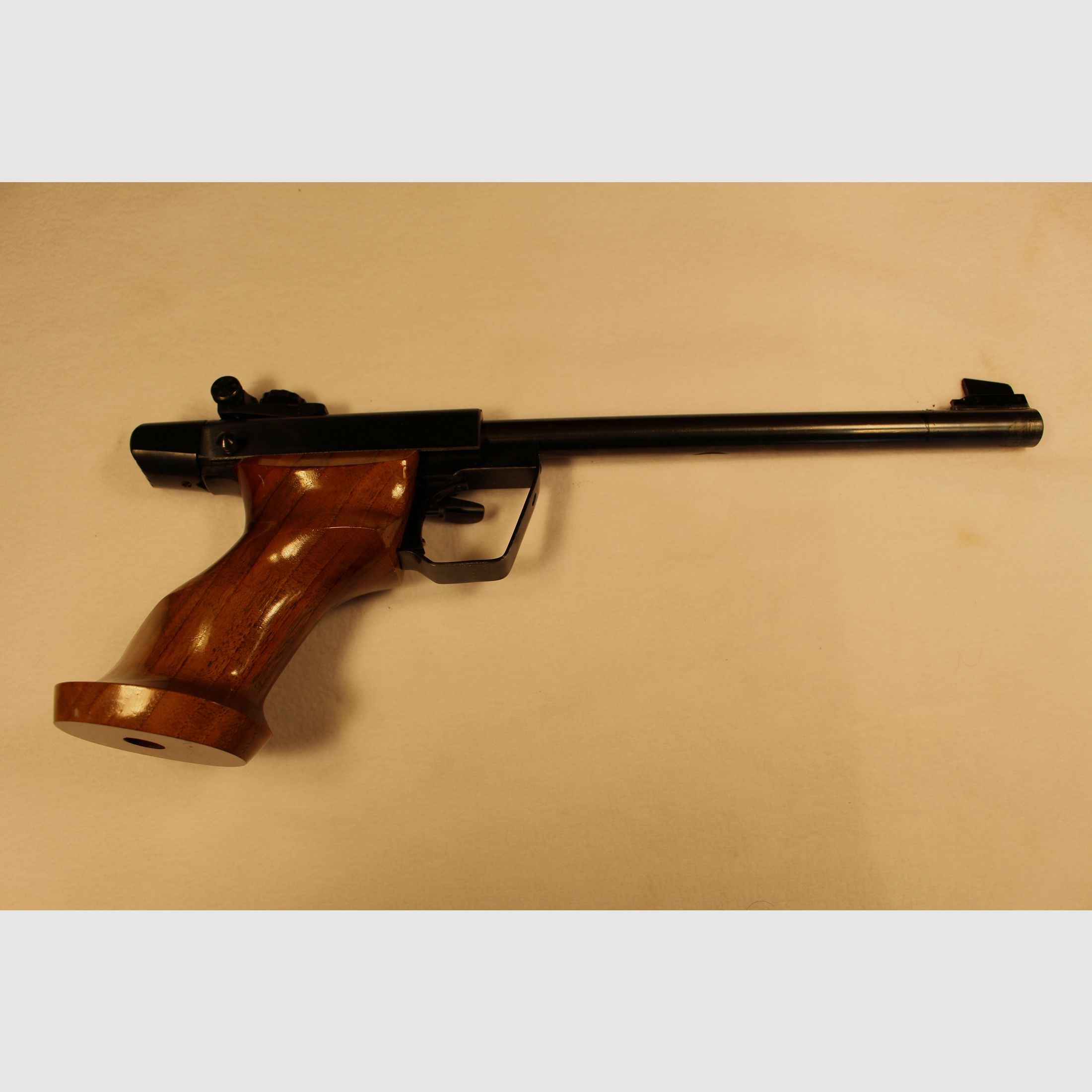 Drulov Model 75 pistola de un solo disparo.