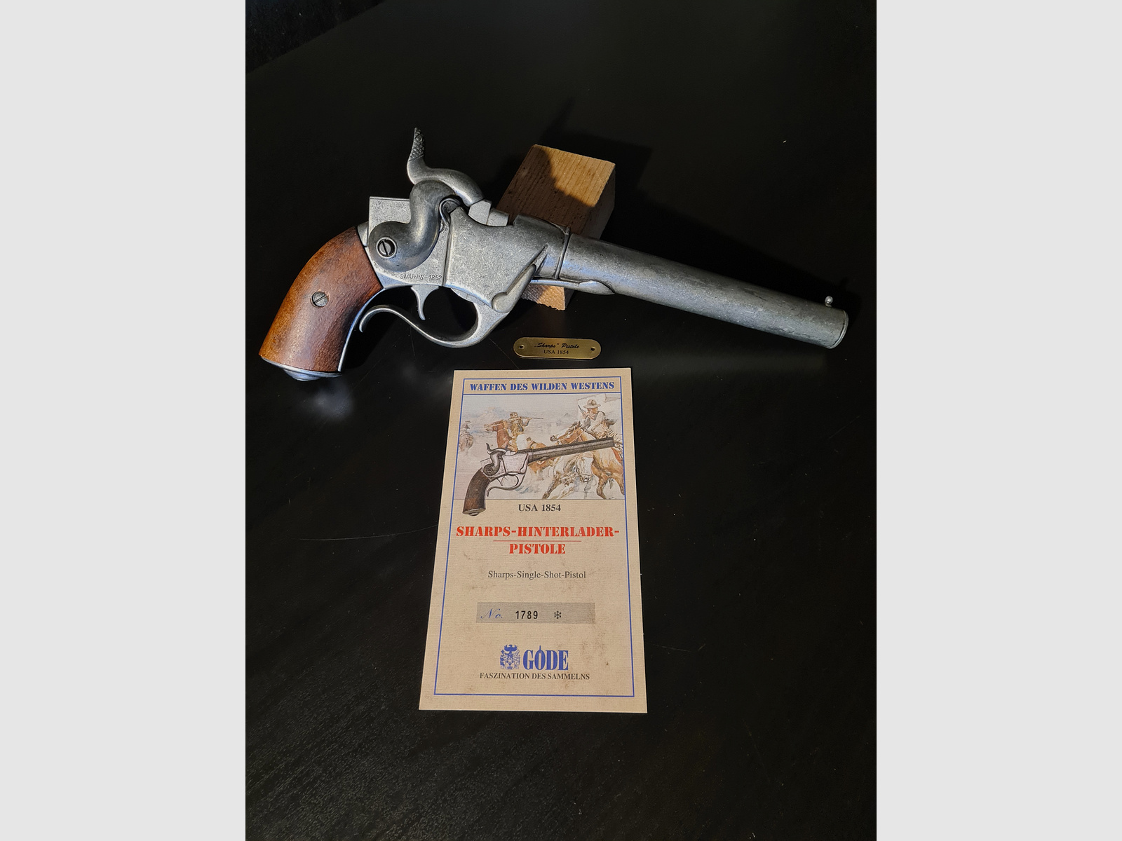 Pistolet à chargement par l'arrière Sharps 1852