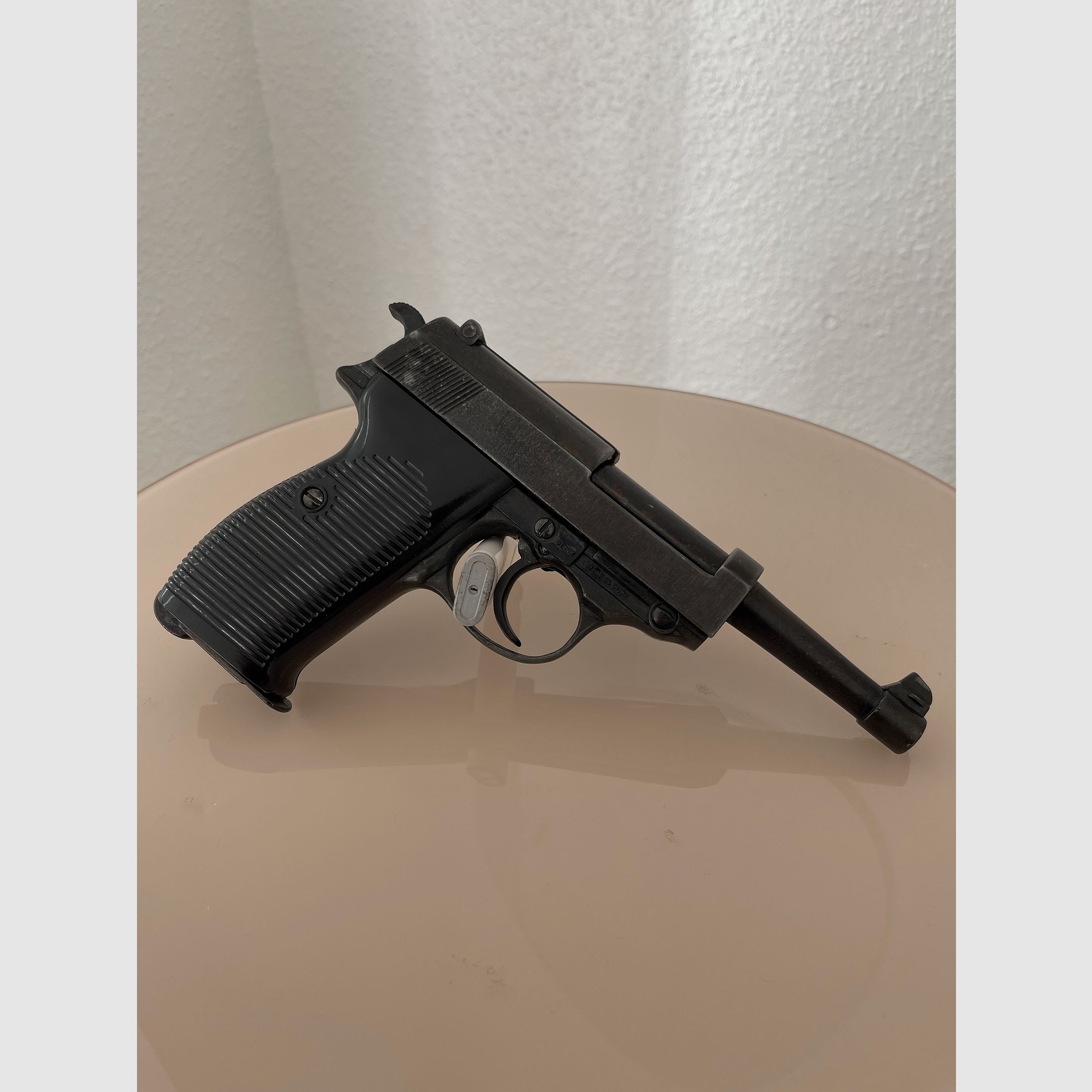 P38 decoration weapon