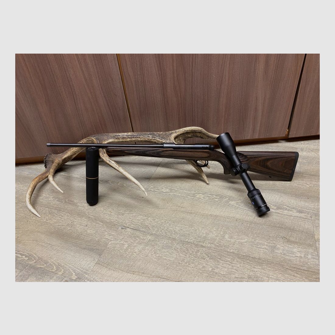 Mauser M18 Pure, con Zeiss Conquest V6 2-12x50 M, con riel