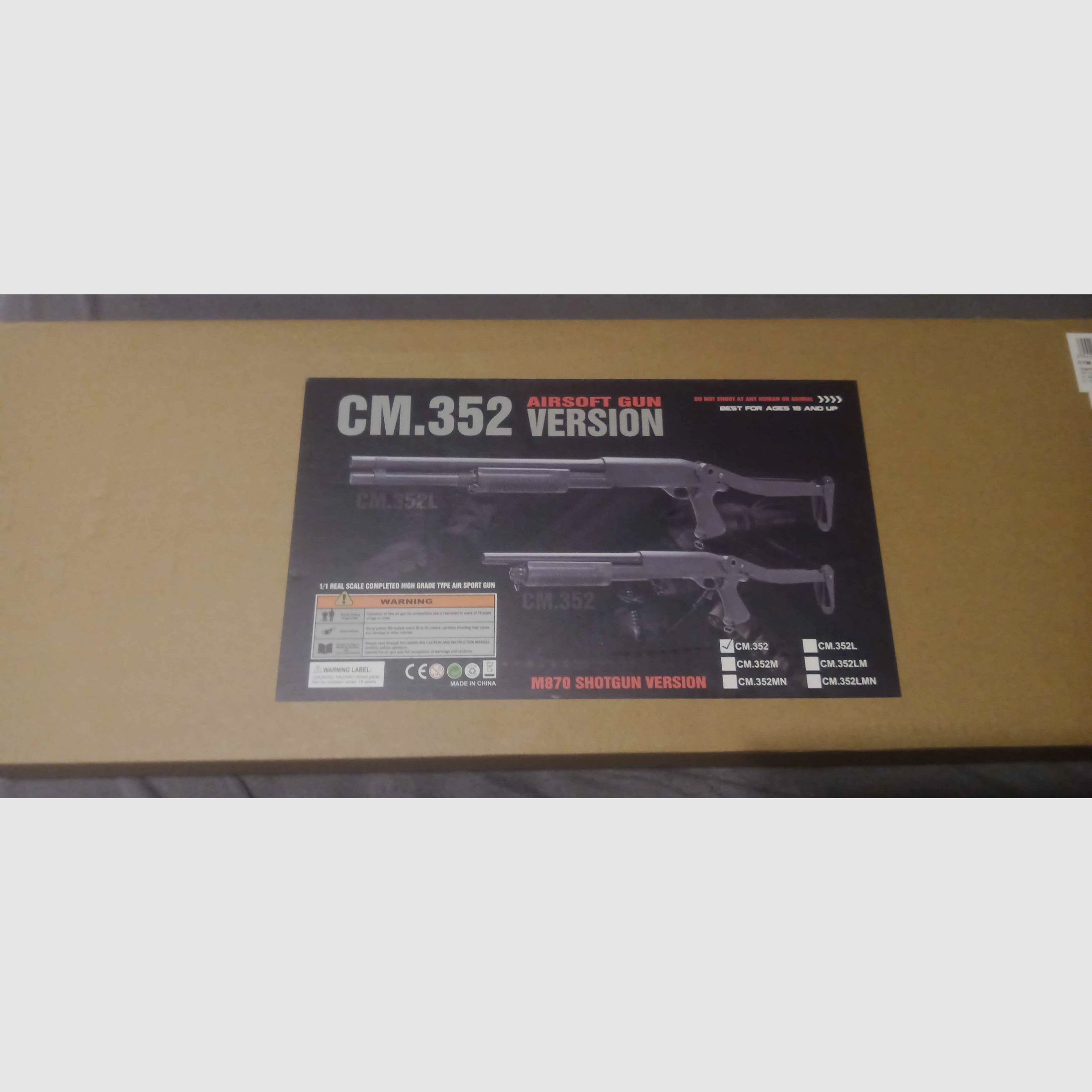 CM.352 Escopeta con 7 cargadores sin identificación F