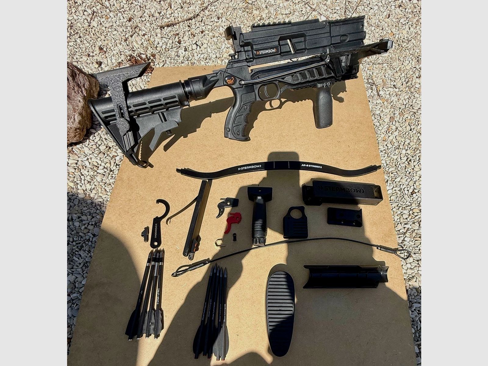 Steambow Stinger 2 Tactical AR6 mit umfangreichem Zubehör
