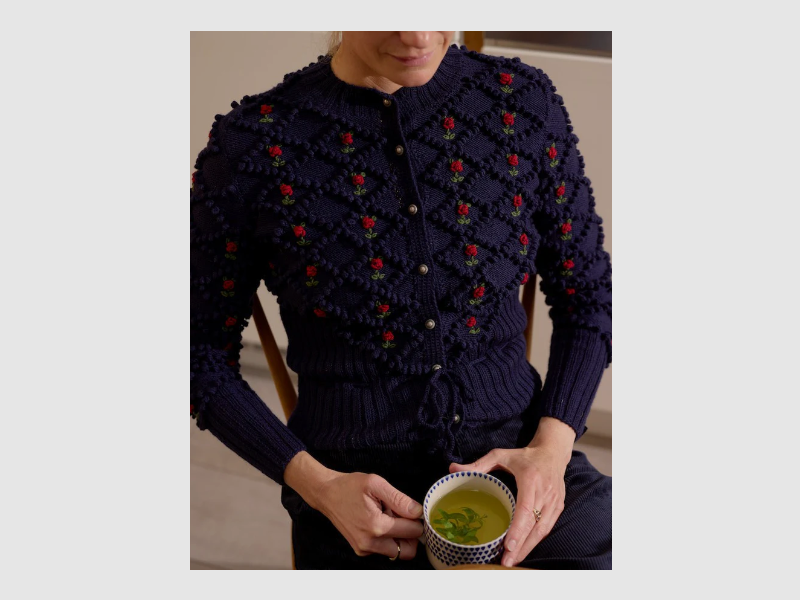 Michaela Buerger Karla Cardigan en Laine Mérinos Tricoté à la Main — Bleu Foncé, image 1 sur 7