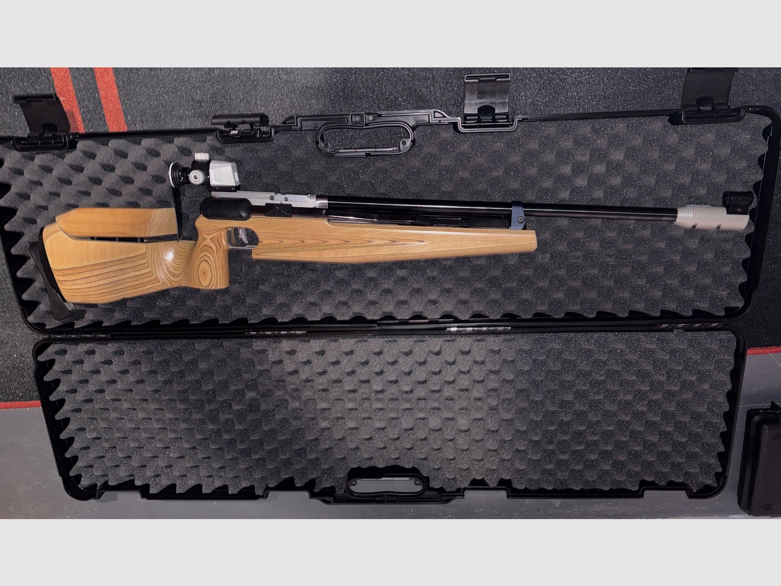 Feinwerkbau 601 Match-Luftgewehr + Gegenlichtblende, Dichtungen erneuert, abschließbarer Koffer