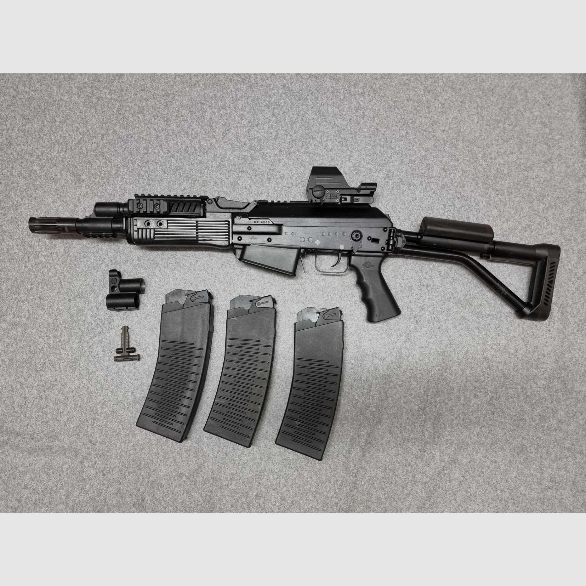 Molot Vepr 12-E Politie - kal. 12/76 - compacte zelfladende shotgun in Kalashnikov-stijl met insteekmagazijnen
