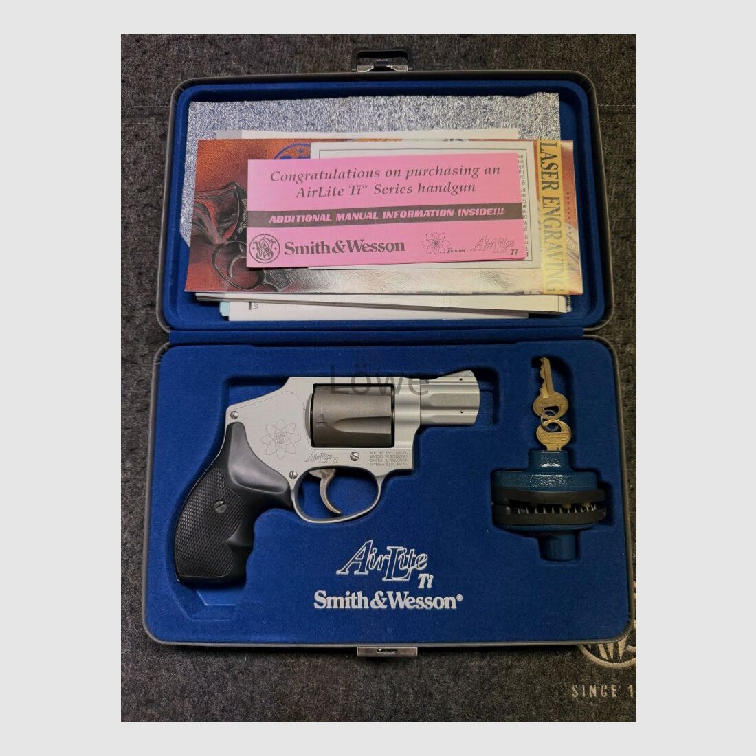 Smith and Wesson Airlite Ti