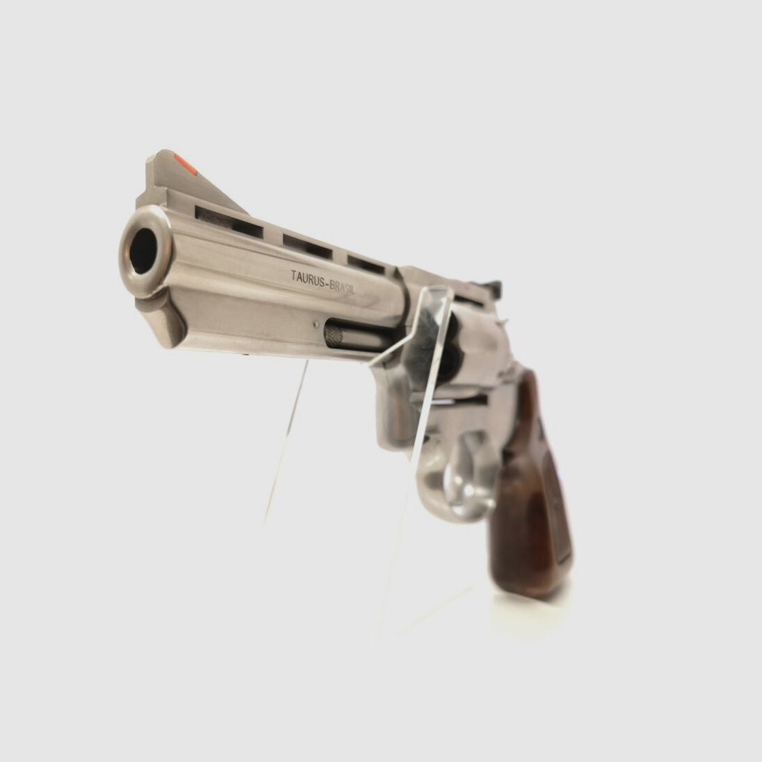 Taurus 689