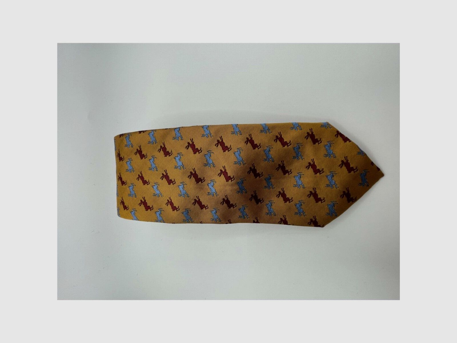 Robert Keyte Krawatte 100% Seide gold farben Motiv blauer und roter Hase