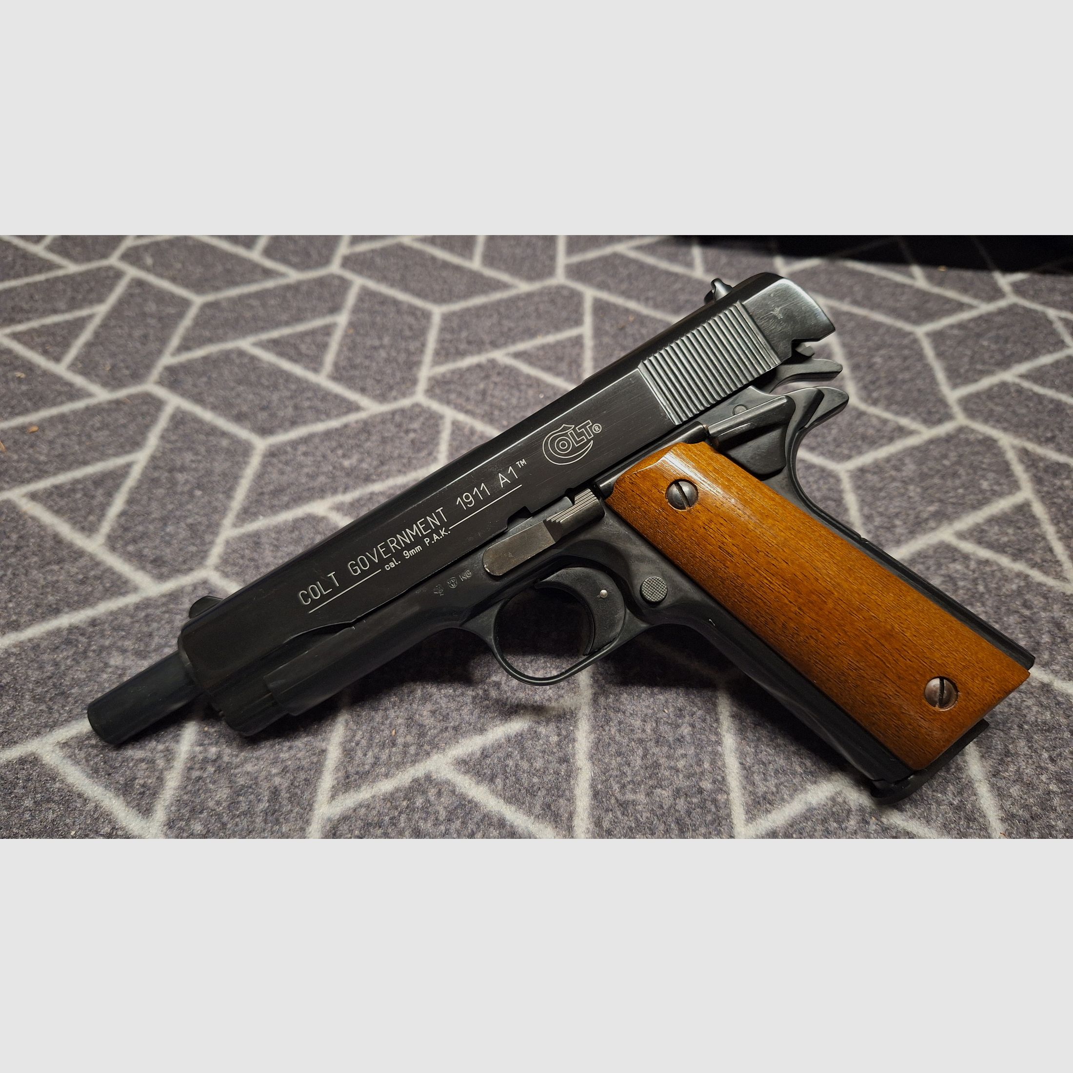 Colt Government 1911 A1 SRS pistol black wooden grips 9 mm P.A.K. new!