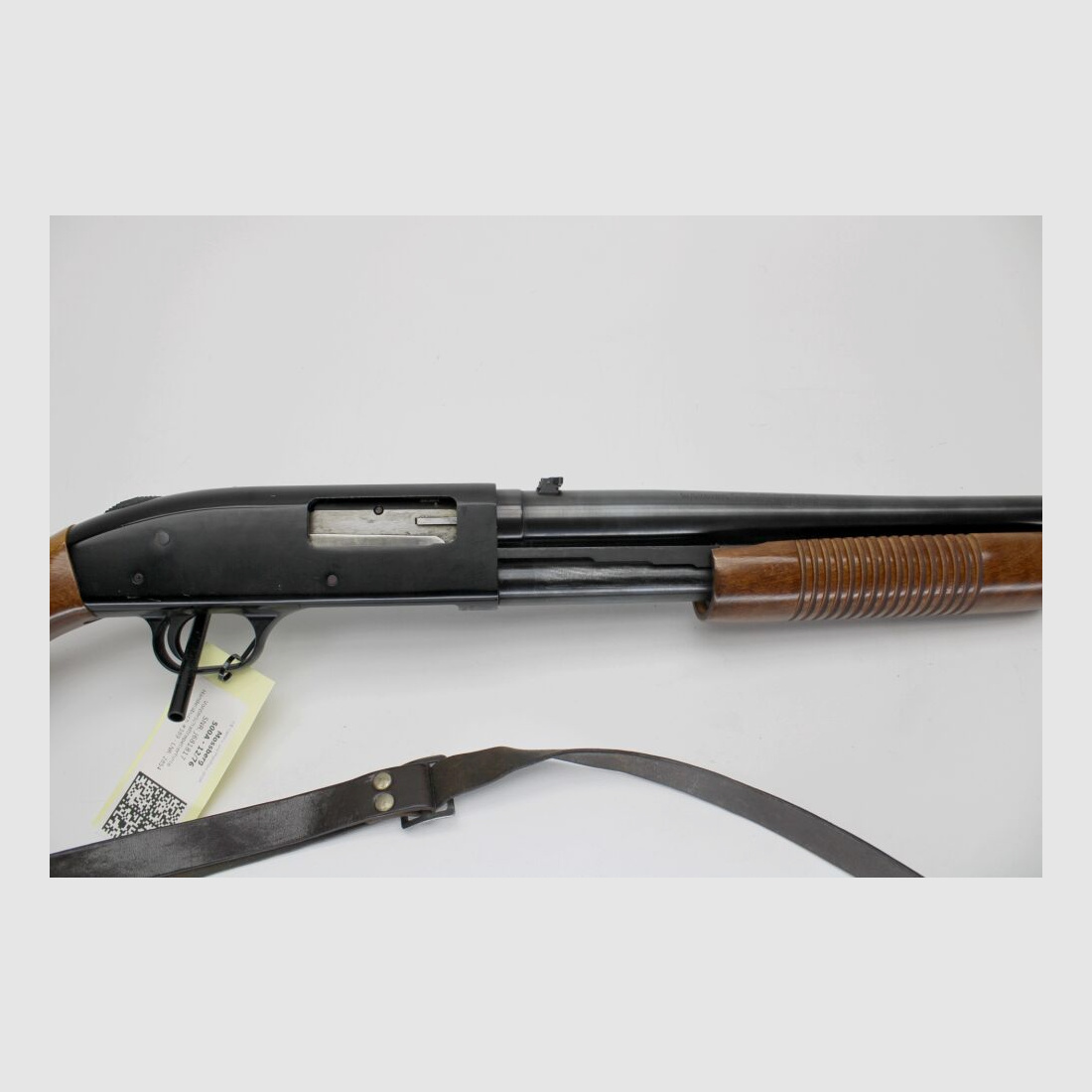 Fucile a ripetizione con calcio anteriore Mossberg 500A Slugster 12/76