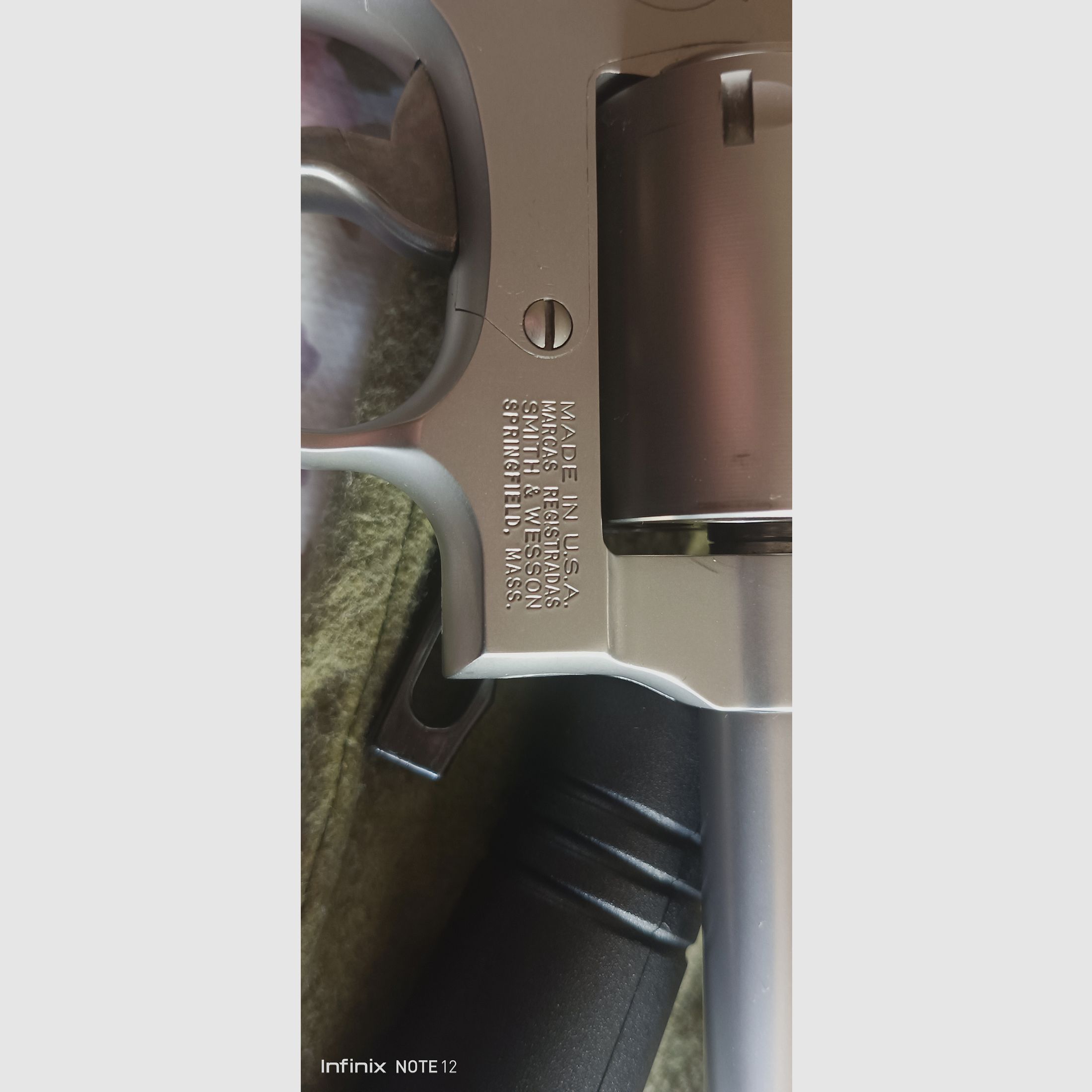 Rewolwer Smith & Wesson 6" lufa