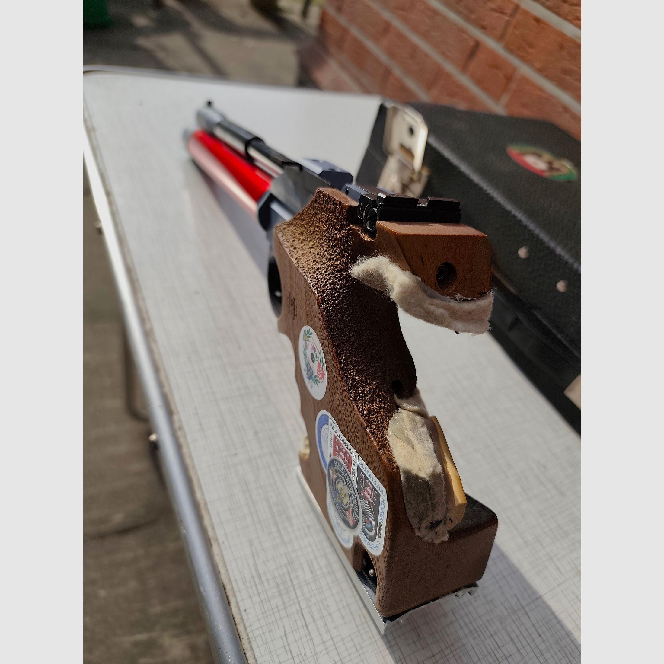 Morini C. ARM 162 E – rok produkcji 1994 – wczesny elektroniczny pistolet pneumatyczny do strzelania z historią