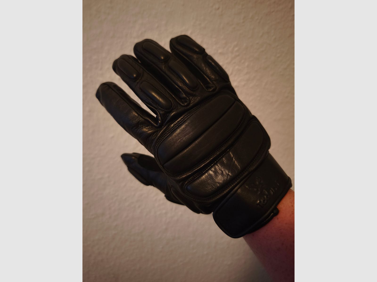 Conjunto para la venta/envío corre por mi cuenta. Walther p99 sin usar y cuchillo Walther etc.