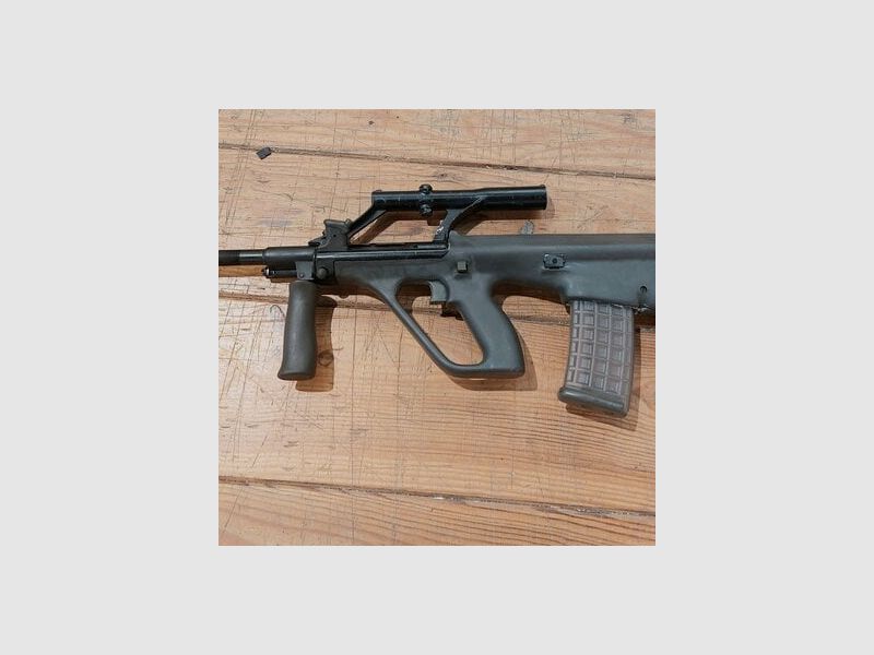 Unbrauchbar gemachtes Steyr Aug A1, Bild 1 von 9