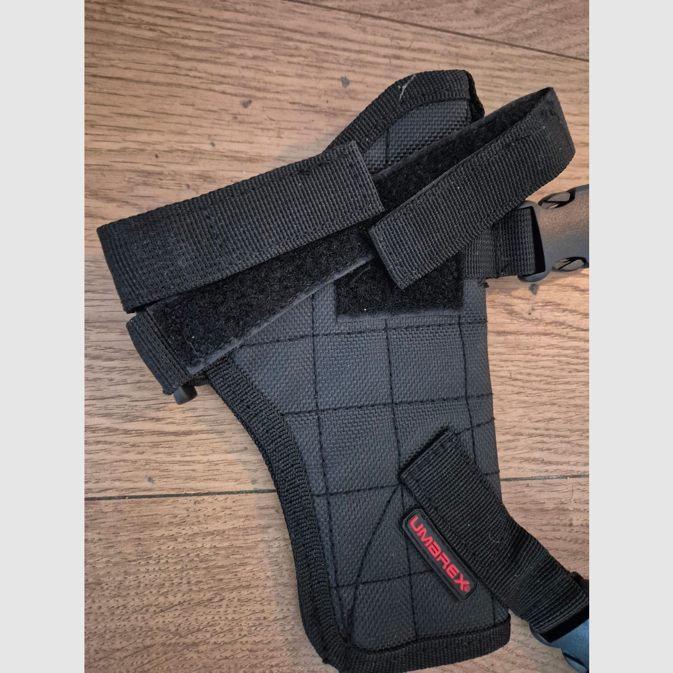 Walther P99 9mm blank gun with holster NEVER USED