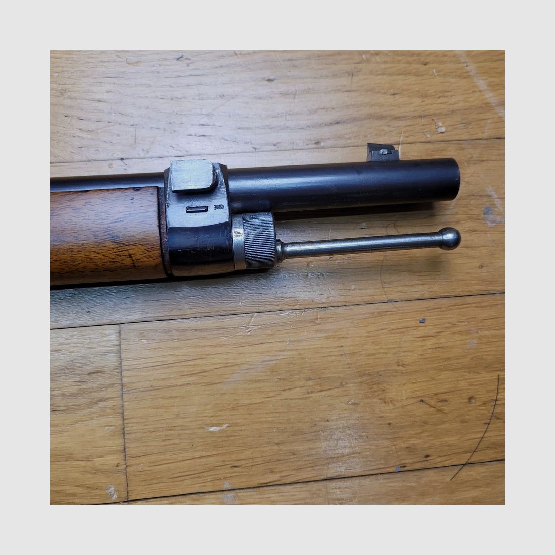Prächtiges Infanteriegewehr Mauser 1871/84 – Vollständig einheitliche Seriennummer – Preußisches Arsenal Spandau – Prestigierte Zuteilung an die 1. Jäger zu Fuß der Garde – Neuer Lauf – Museumszustand, Bild 8 von 35