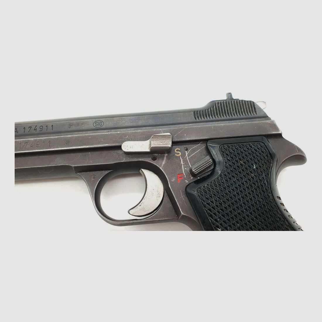 SIG	 Sport-/Matchpistole SIG P49/P210-2 im Kaliber 9x19 Komplett Nummerngleich!