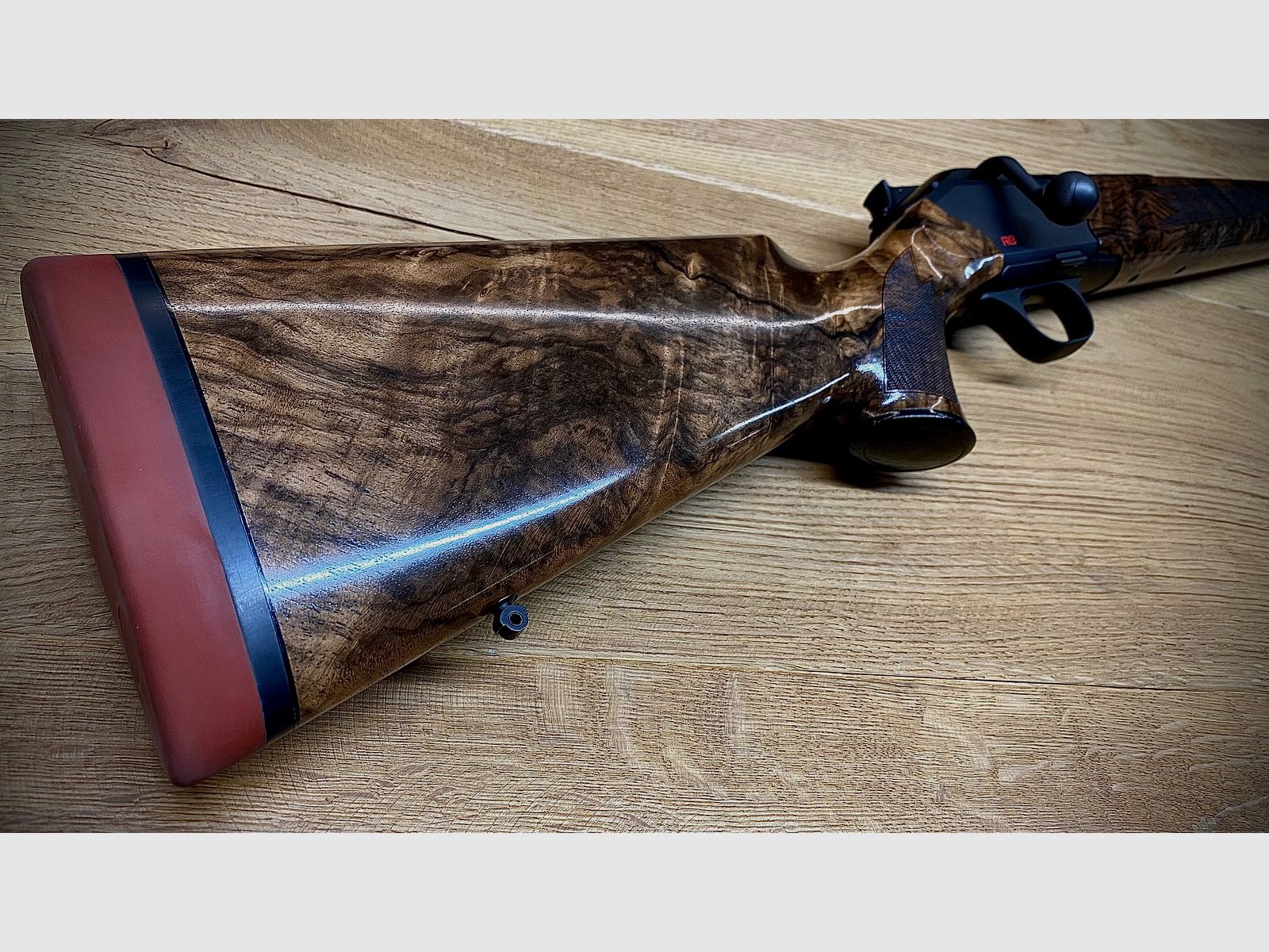 Blaser R8 mit Safari-Schaft / 52cm SW Lauf .308 / Holzklasse 7 / Rote Schaftkappe / Finanzierung möglich!