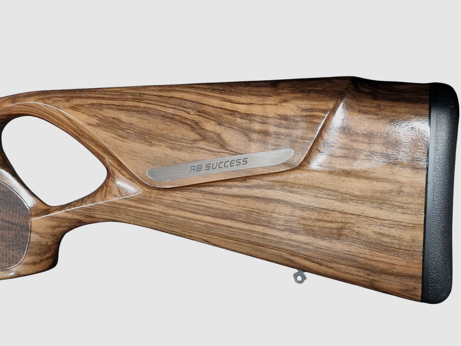 Blaser R8 Success Holz HK4 in den Kalibern 308Win, 30-06 Spring. oder 8x57JS LL 52cm mit M15x1 sofort verfügbar 