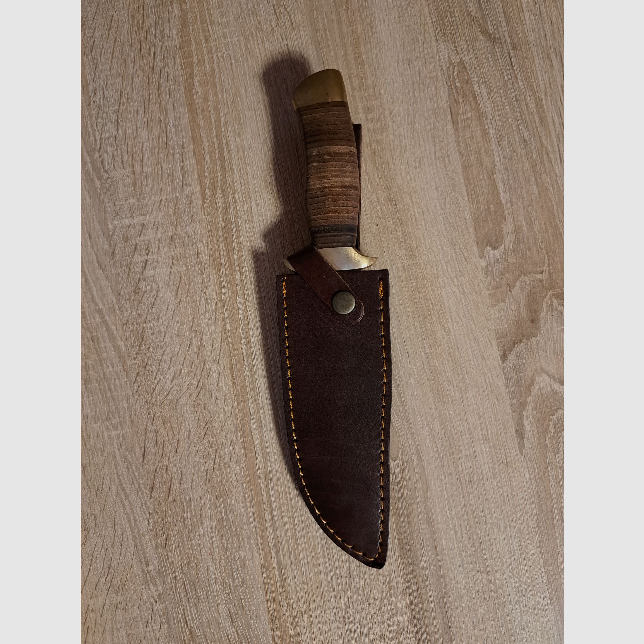 Hunting knife / outdoor knife with leather sheath – classic Bowie design