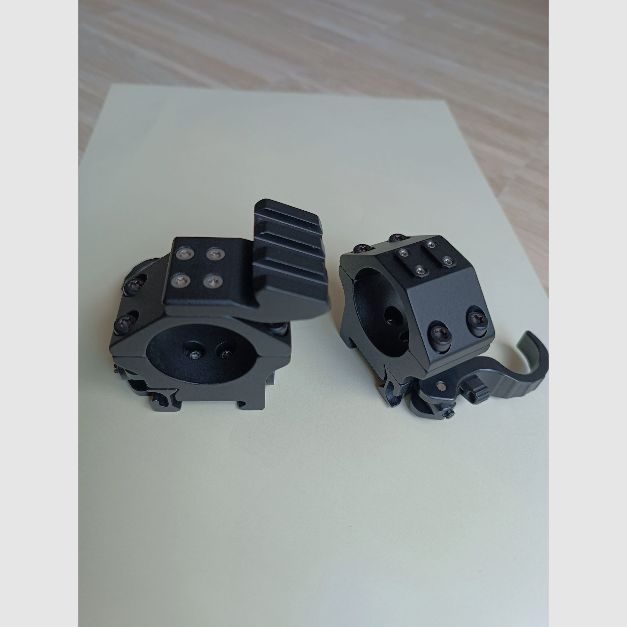 Montaż pierścieniowy celownika Era Tac z dźwignią zaciskową Picatinny 30 mm T1003-0010