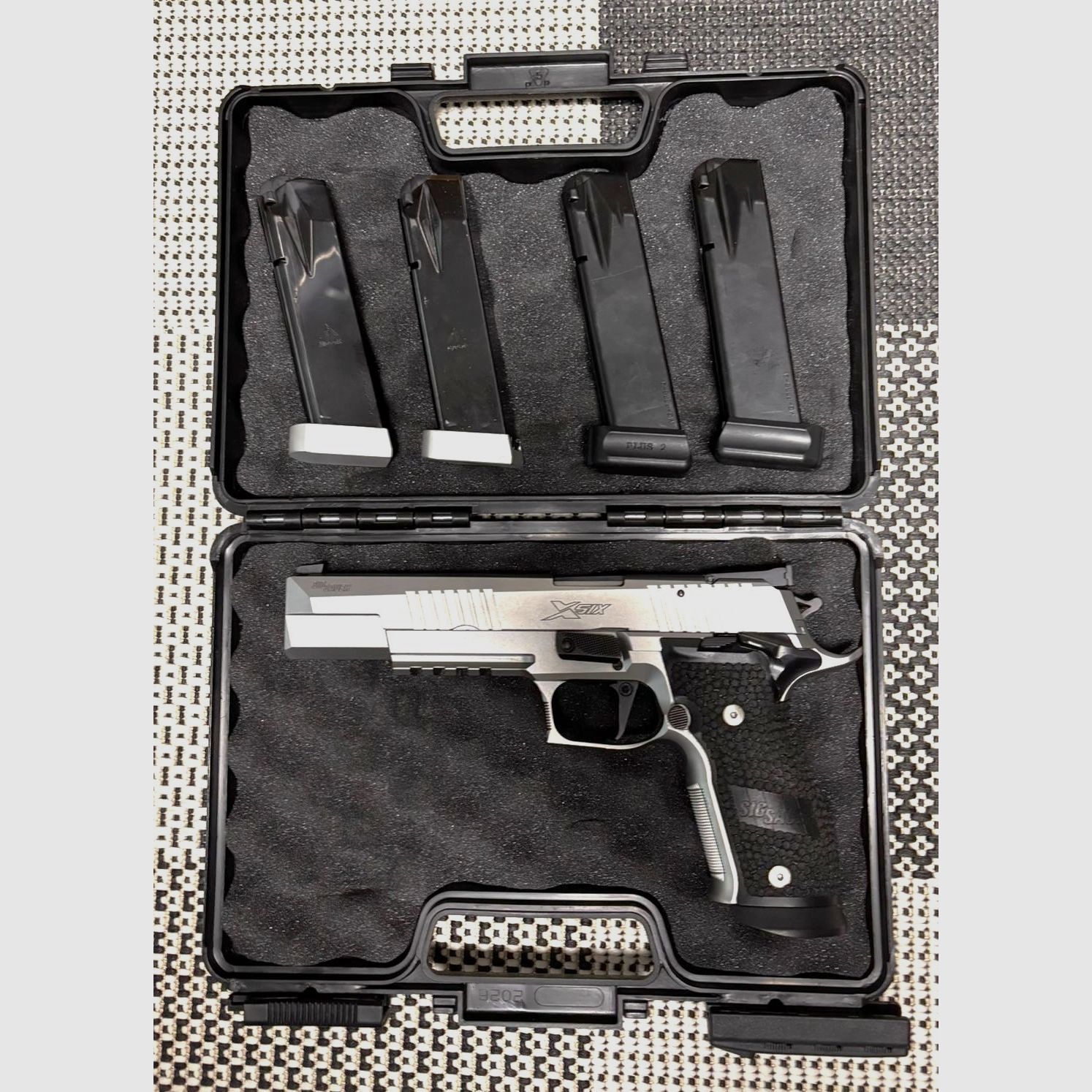 Original SIG SAUER X SIX 9 mm Para > MADE in GERMANY > Eckernförde!!! Set with WS .22 also Original SIG SAUER, image 1 of 4