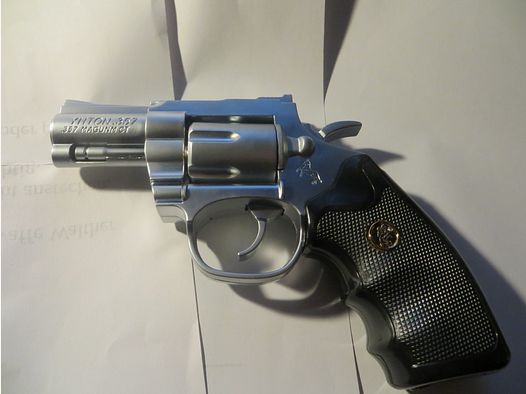 Colt Replica as a gas lighter