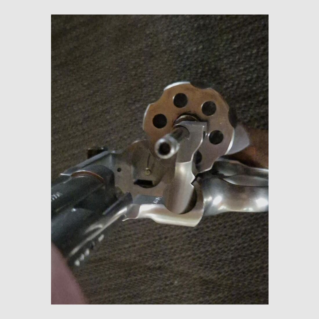 Smith & Wesson 617-1, Bild 1 von 8