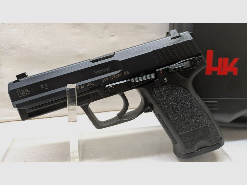 Heckler & Koch P 8