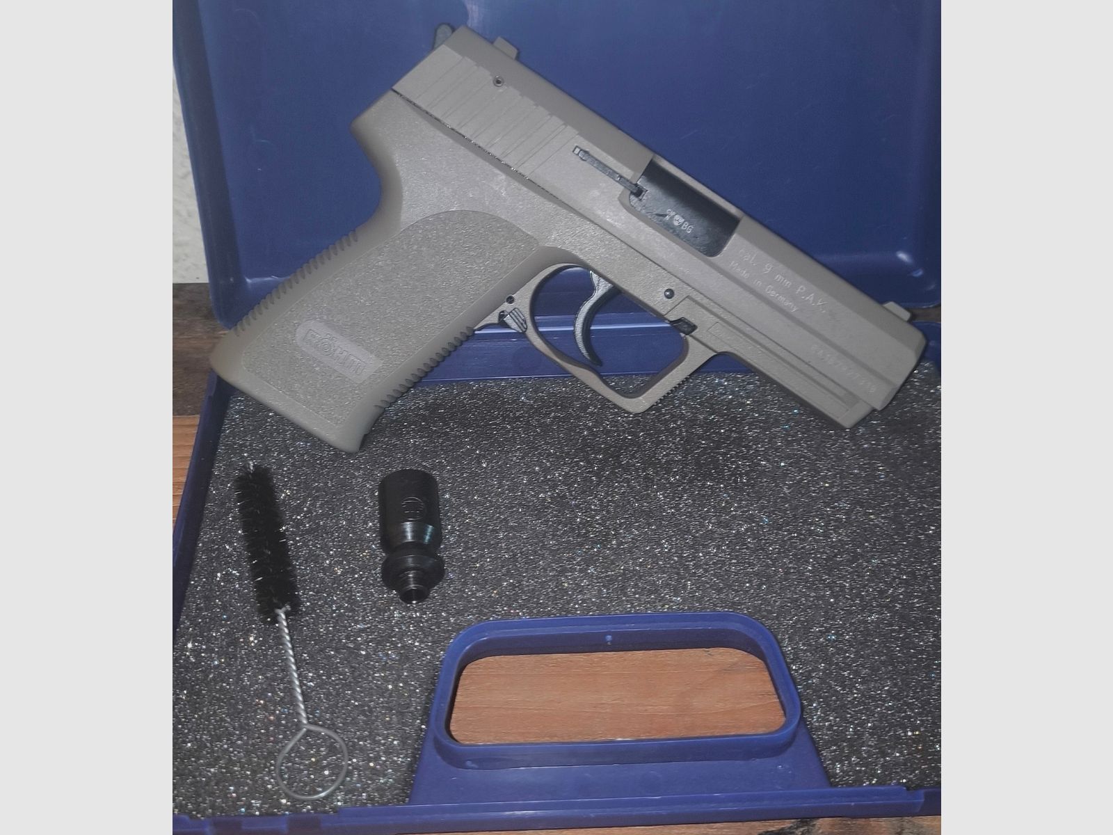SRS-Waffe, Röhm RG96 in Icon Grey, Kaliber 9mmPAK & Röhm Koffer