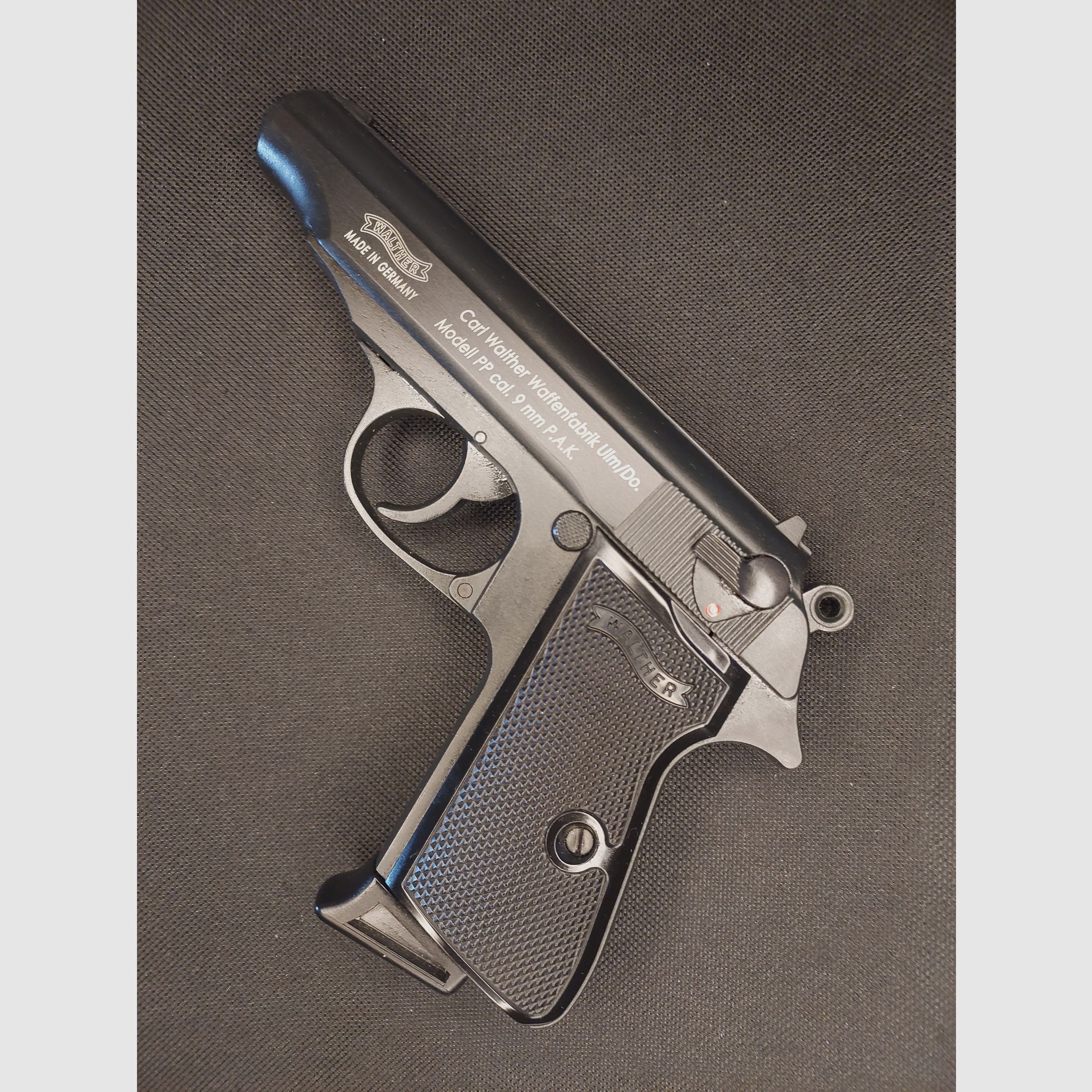 Walther PP pistola a salve cal. 9mm P.A.K. nera brunita (PTB 923)