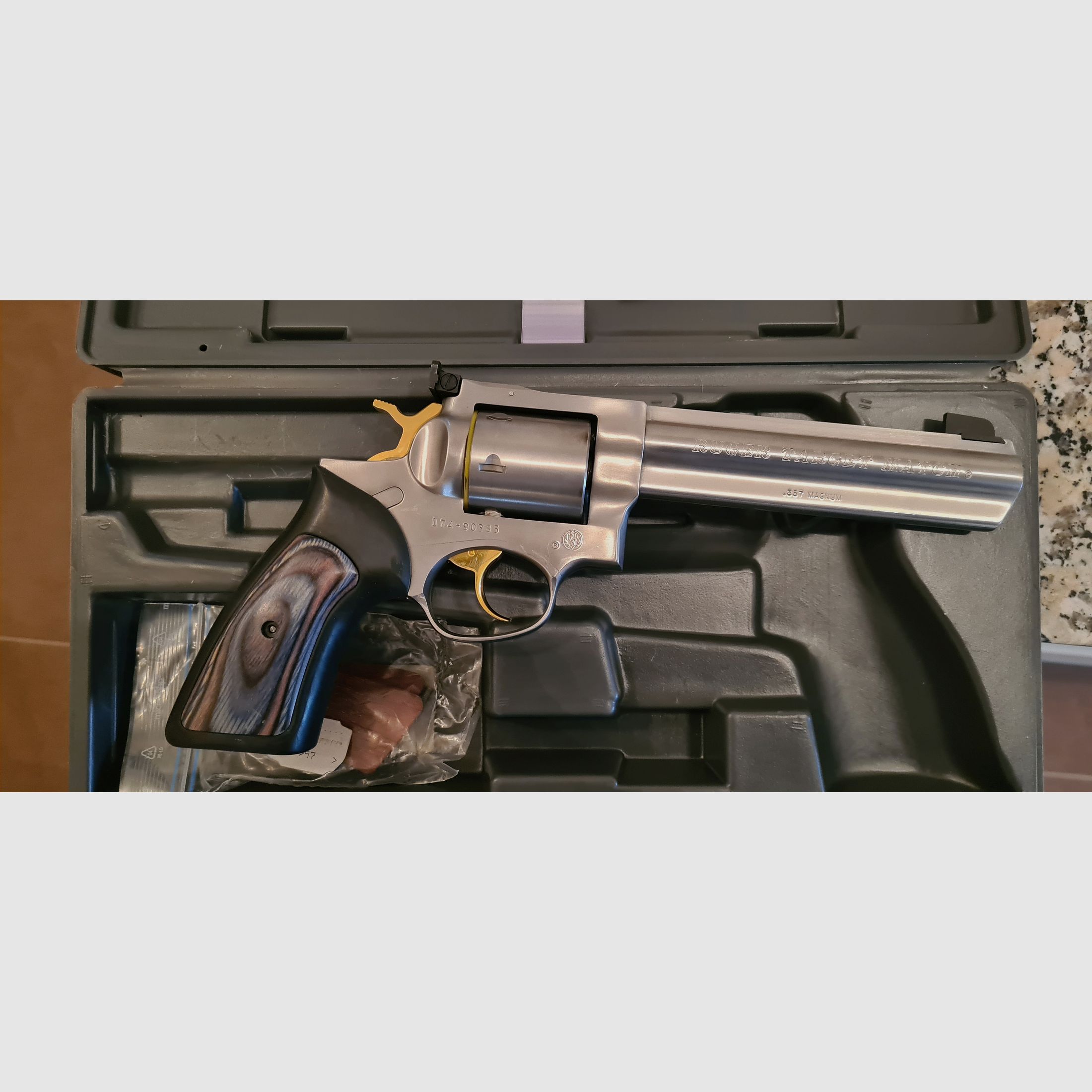 Ruger GP100 .357 Mag. stainless 6 Zoll, Modell 161, Sonderedition von Frankonia mit goldfarbenem Hahn und Abzug aus 2005