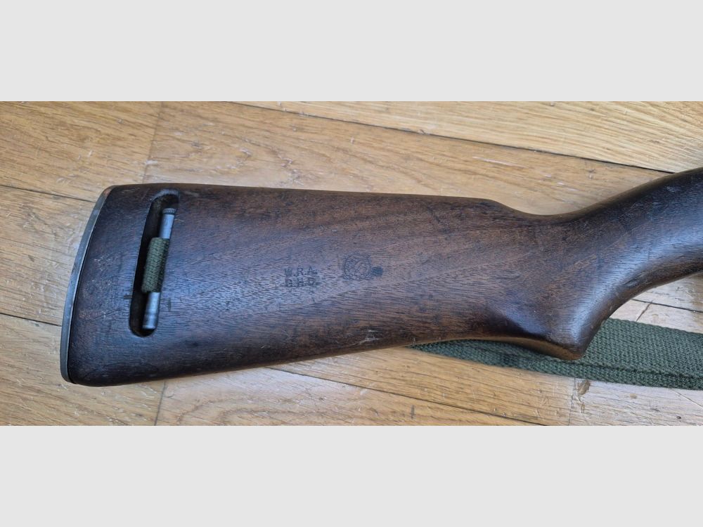 Sehr gute USM1 Repetierbüchse umgebaut auf Semi-Auto – Kaliber .30 M1 original – Herstellung INLAND – Waffe mit Bajonettanschluss und verstellbarer Visierung 2. Typ – Konfiguration Indochina Korea – Zweiter 10-Schuss-Magazin kostenlos – Riemen und Futteral in Repro – Sehr schönes USM4 Bajonett original 100% US! – Sehr guter mechanischer und ästhetischer Zustand – Eine der unterhaltsamsten Büchsen auf dem Stand! – Sehr schönes Set in TBE +, Bild 3 von 33