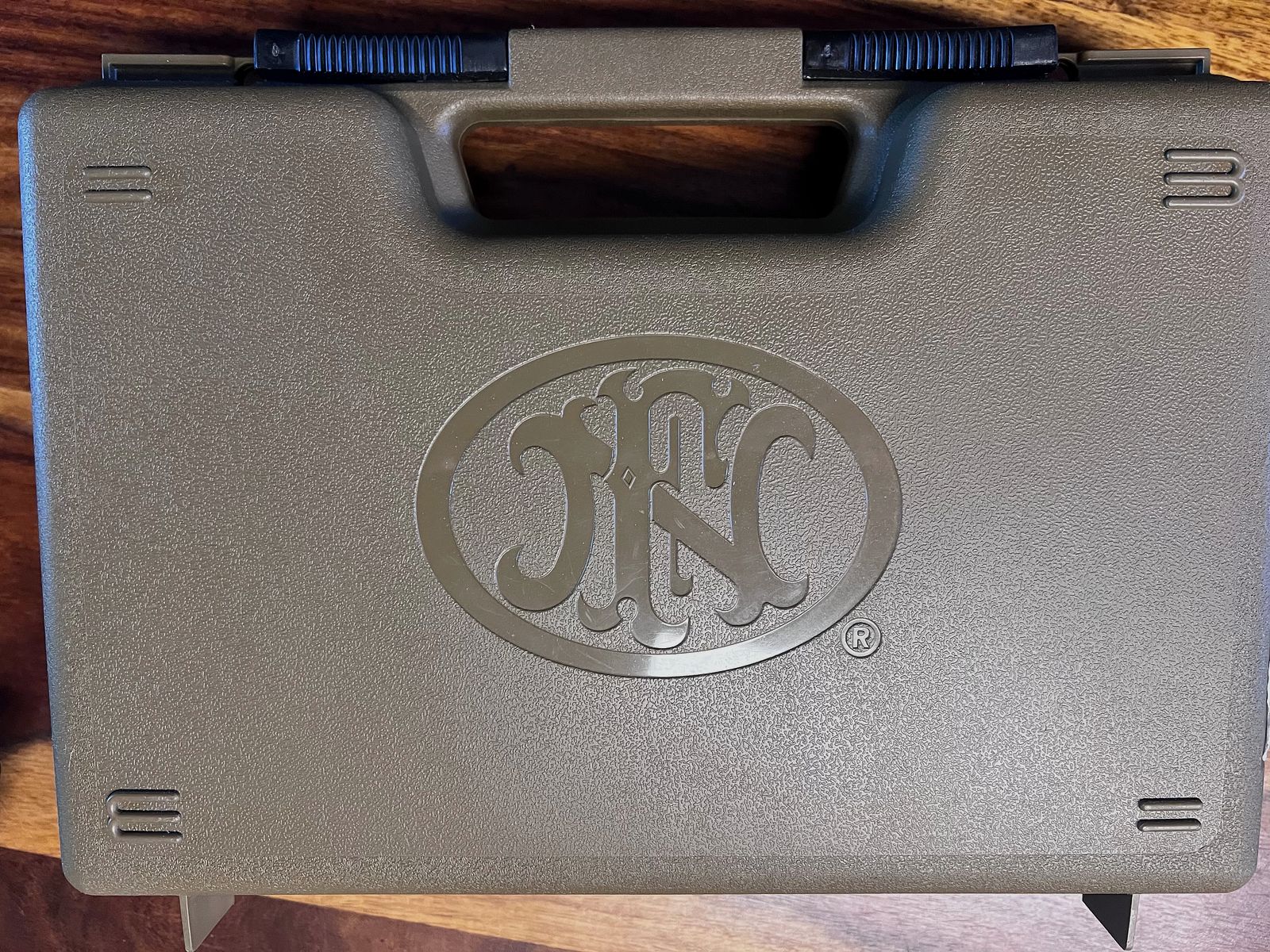 FN 502 (negro) + 7 cargador