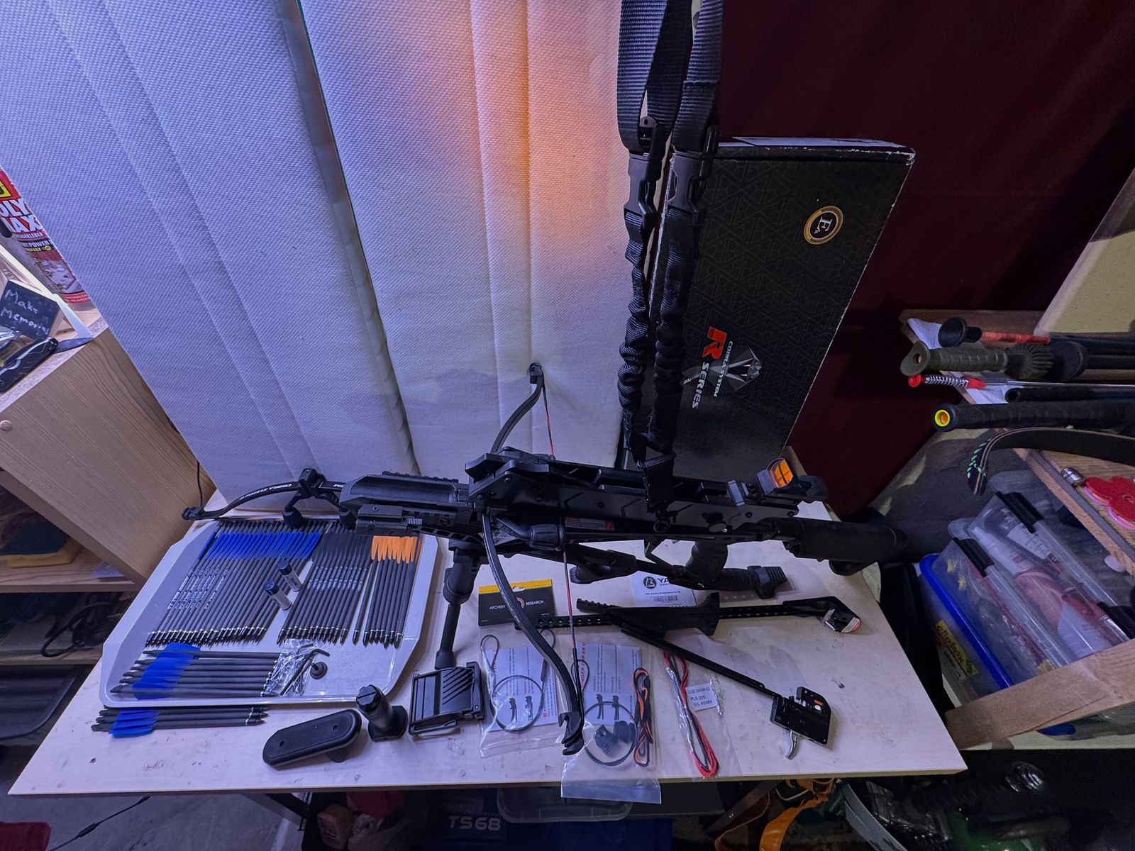 Cobra Adder mit installiertem v2 Kit und 180 lbs Wurfarm