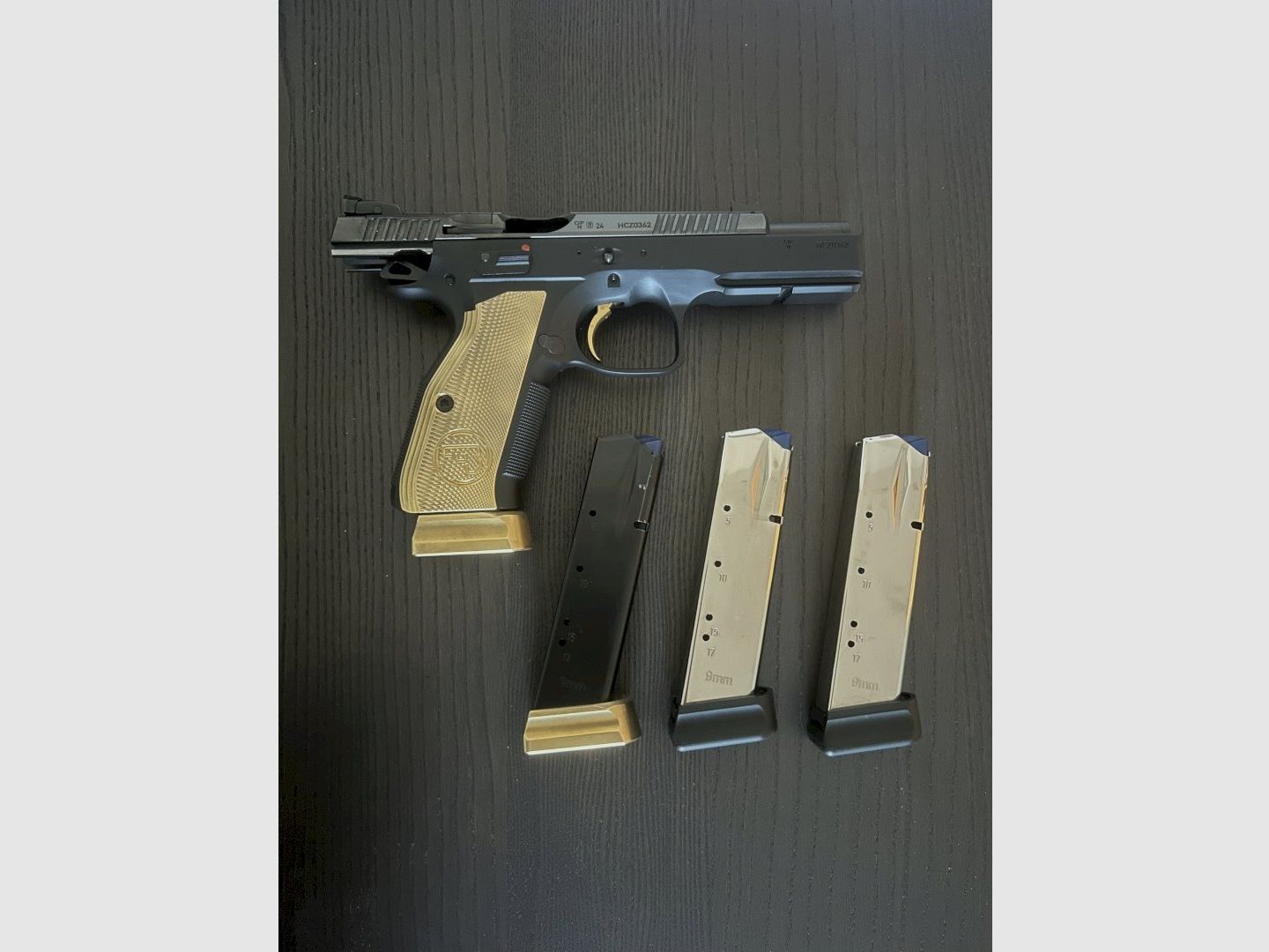 CZ Shadow 2 Gold Digger Special Edition, 9mm Para