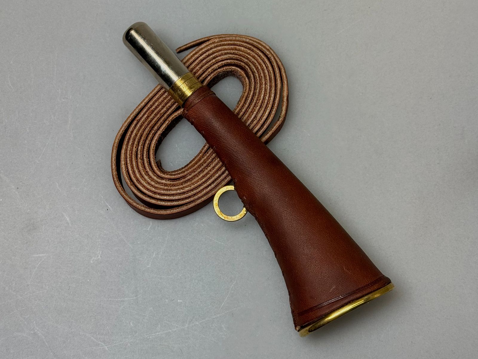 Signal horn Elless Sampic leather with leather strap brown 16cm