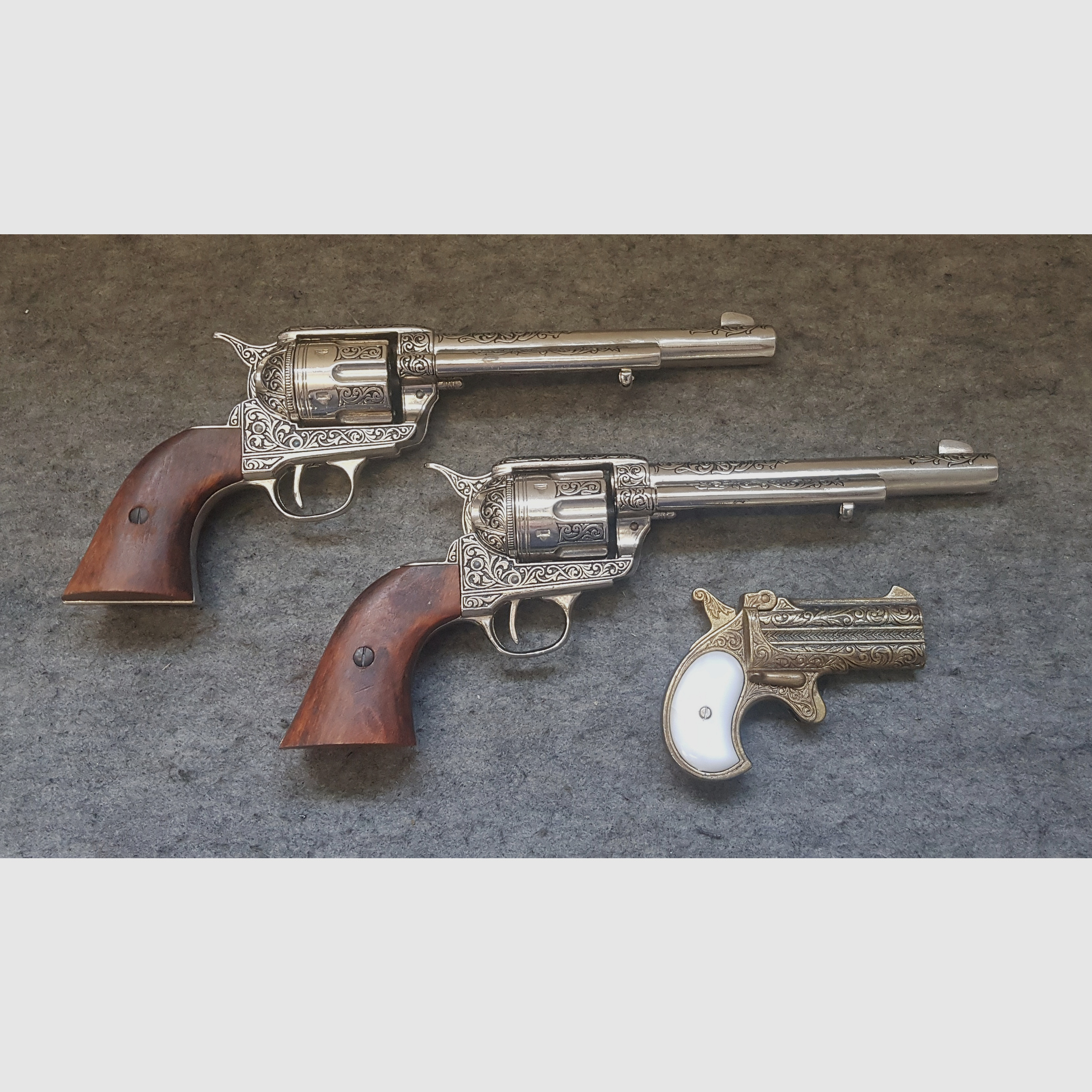 Konvolut Peacemaker 45 Western Revolver Single Action Magnum Derringer  Deko Modell Denix