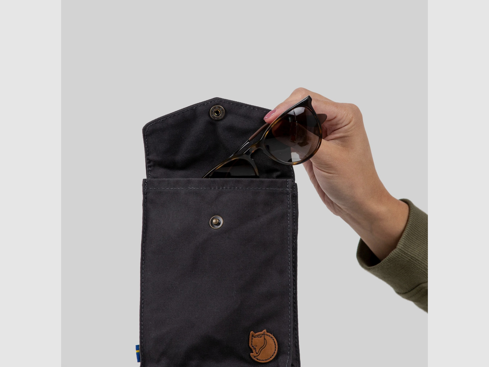 FJÄLLRÄVEN Kieszeń Ciemna Oliwka