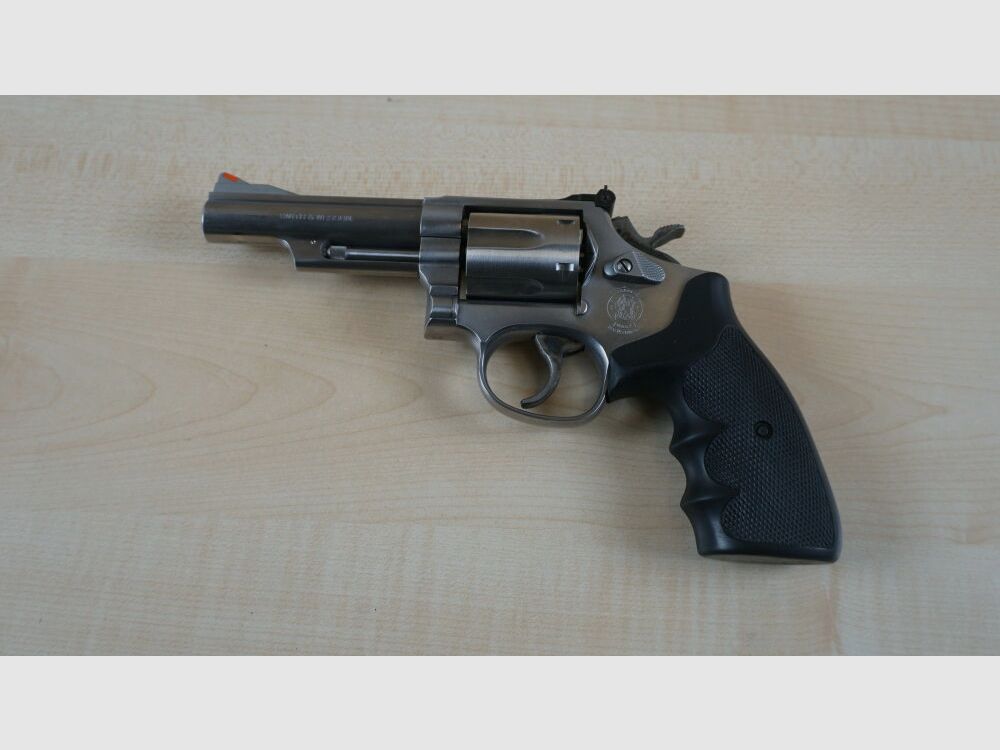 Smith & Wesson 66-4