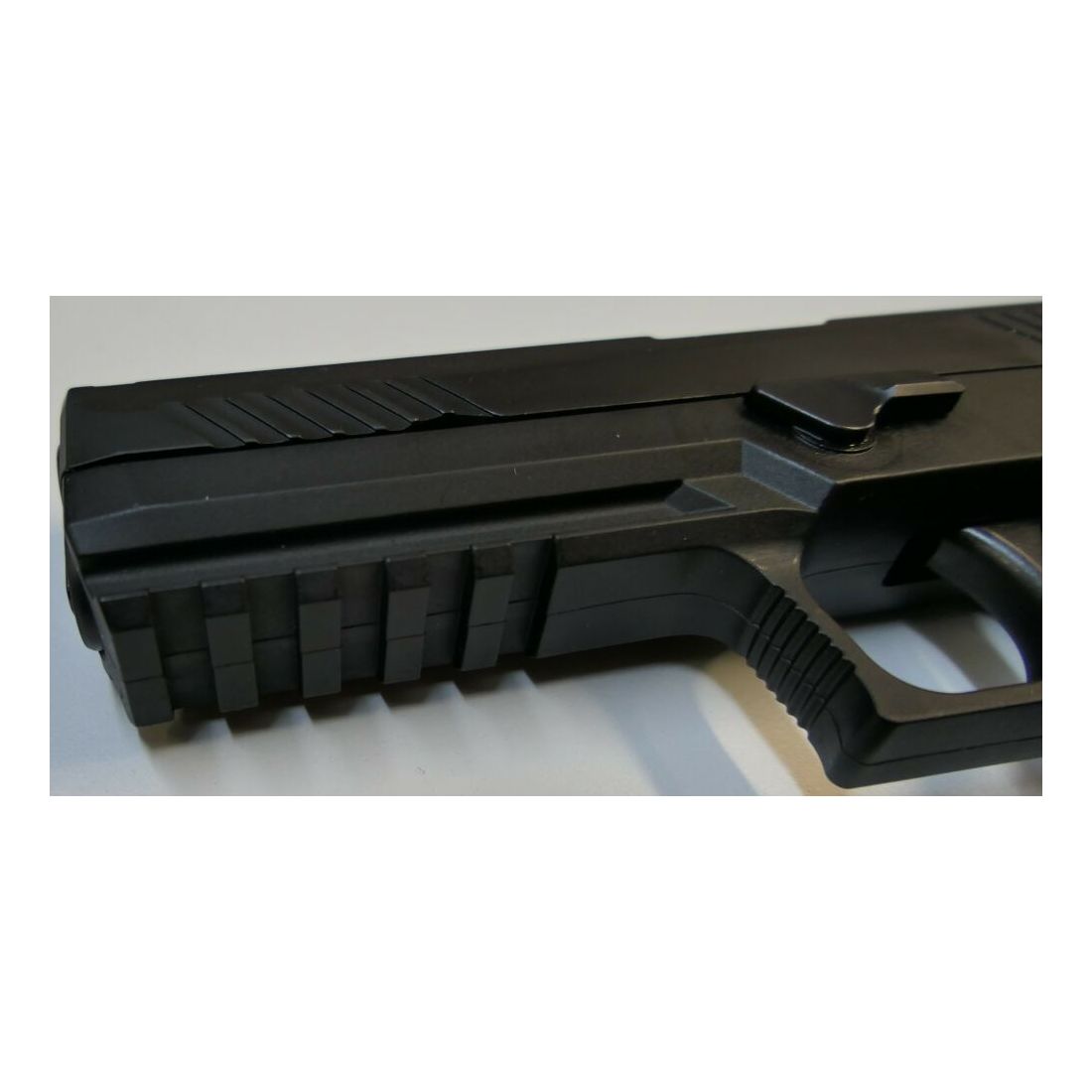 SIG SAUER	 Pistole SIG Sauer P320F im Kaliber 9mm Para (9x19) Inkl.Zubehör