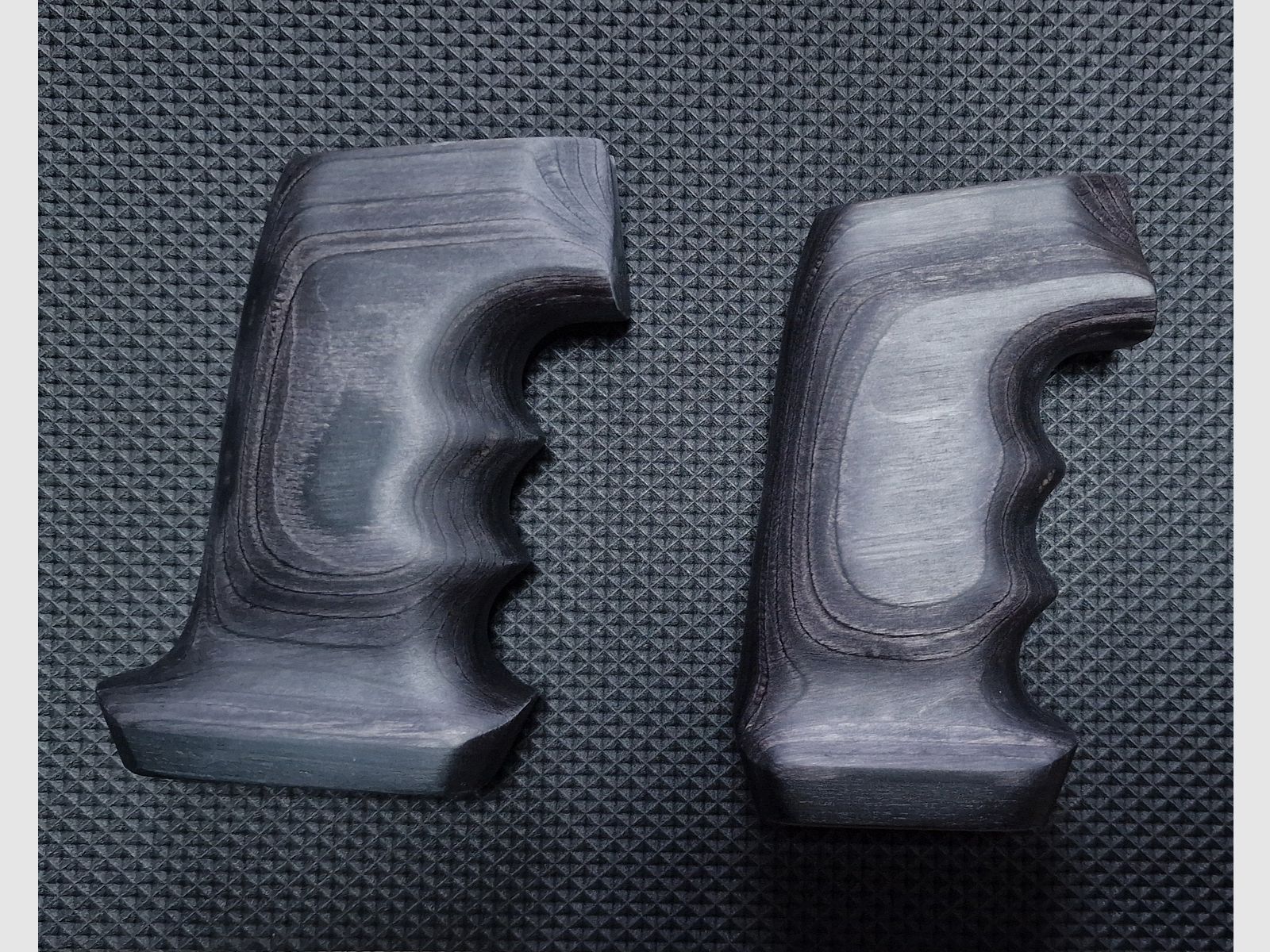 Schulterstütze und Griffschalen schwarz aus Holz für AEA Megalodon