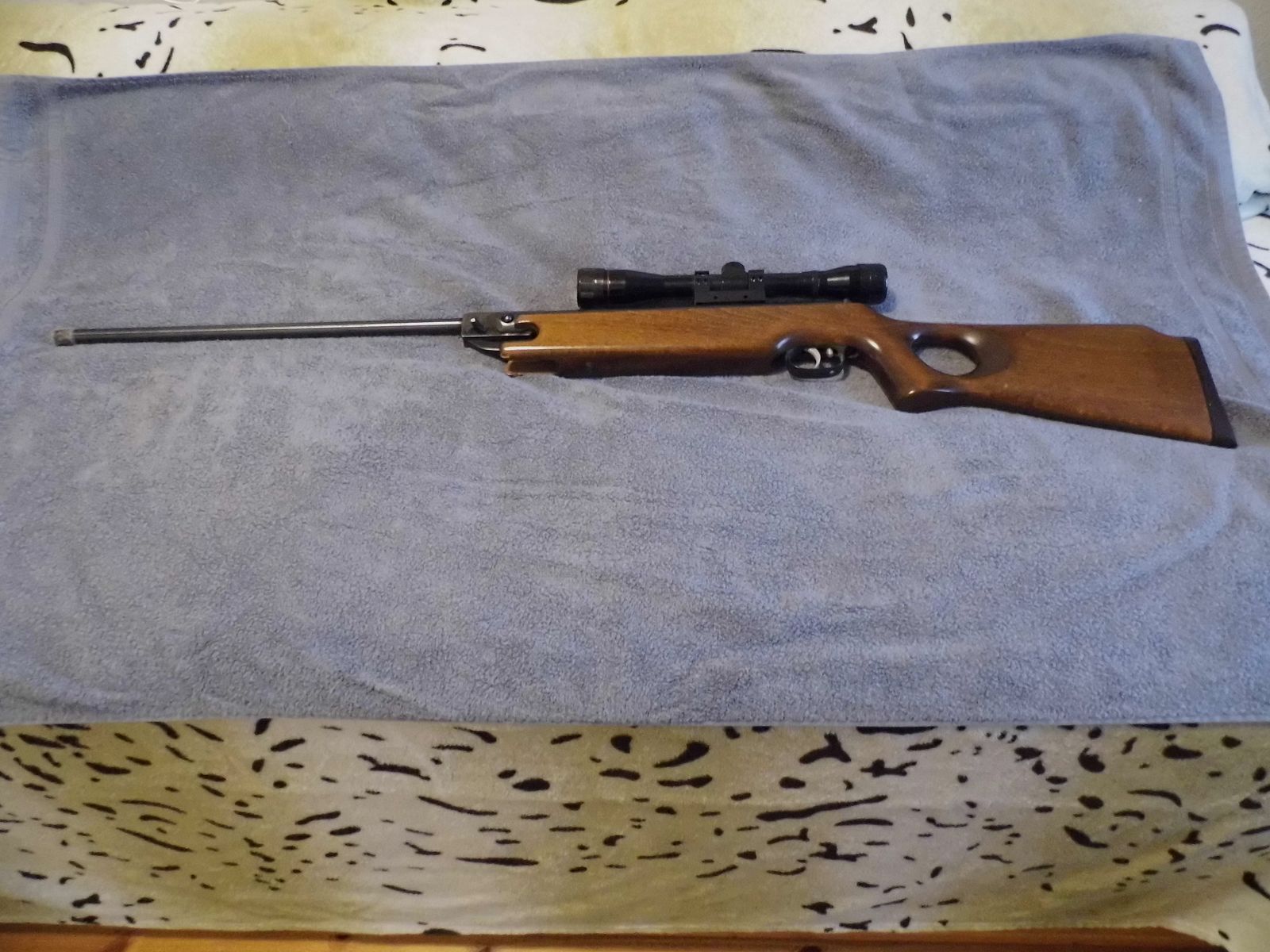 Weihrauch HW 35 Cal. 4,5 mm con mira telescópica