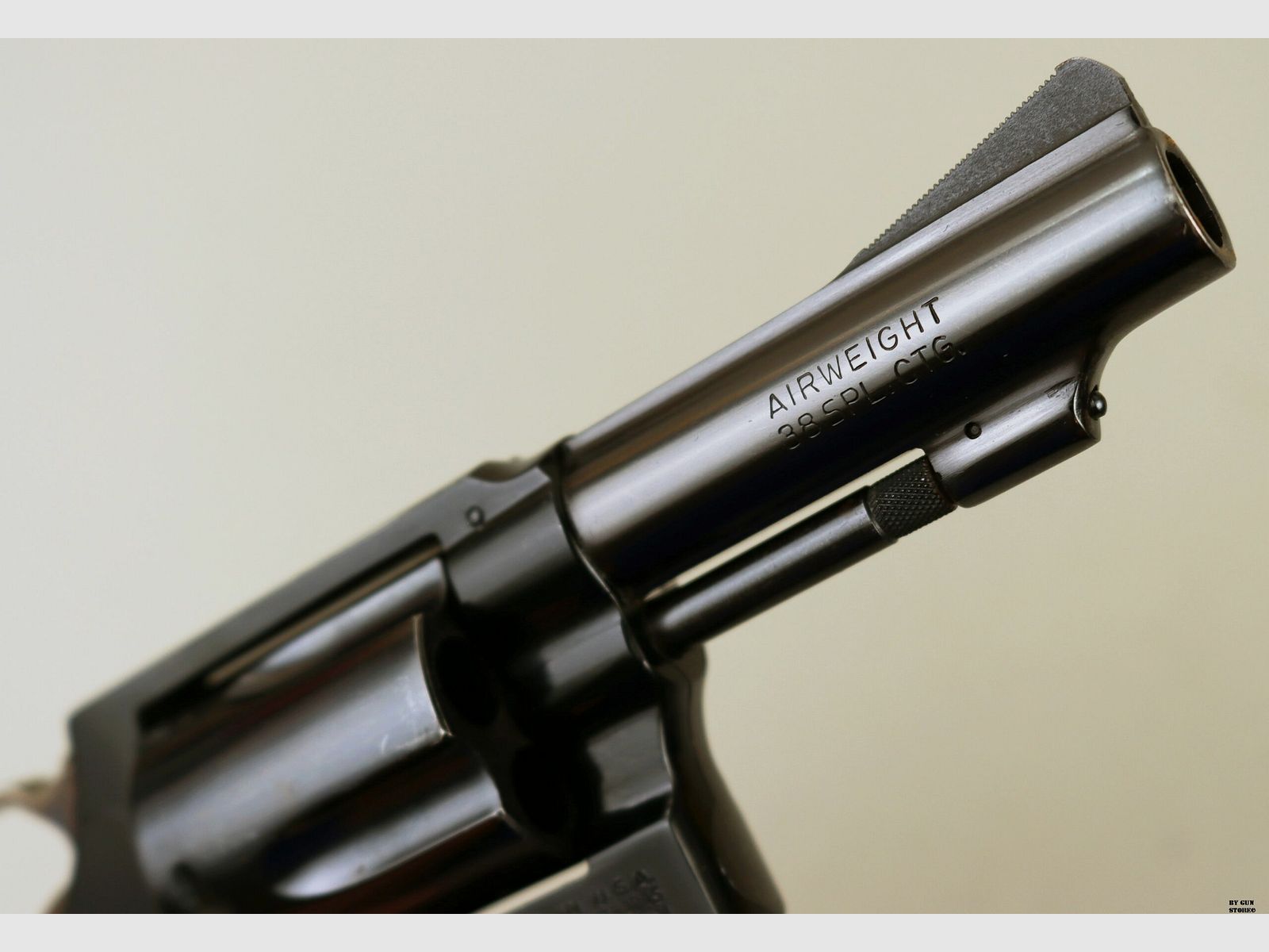 Revolver Smith & Wesson mod. 37 Airweight cal. 38 Spec n° de série J670009, image 6 sur 10
