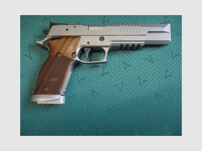 Pistole SIG Sauer X Six aus deutscher Produktion .45 Auto X SIX