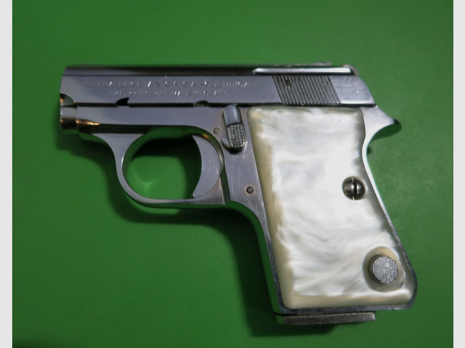Astra 2000 CUB kal. 22 krótki, niklowana seria specjalna #61-