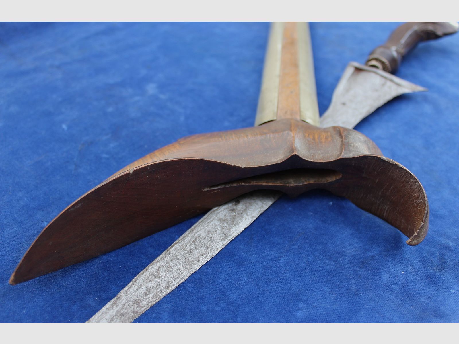 Beautiful old Javanese kris, image 4 of 15
