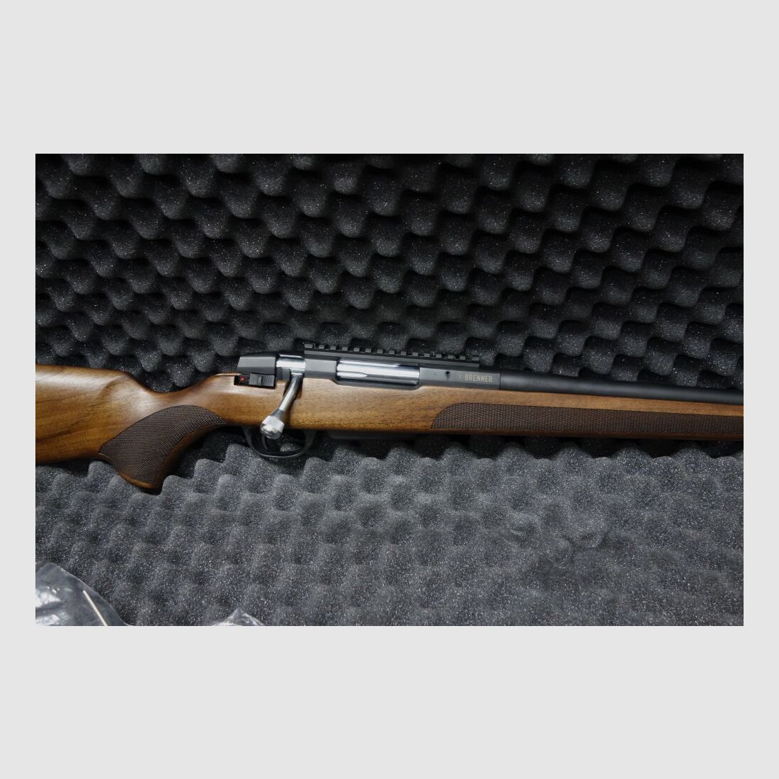 Brenner repeating rifle optionally with rear sight and front sight or without BR20