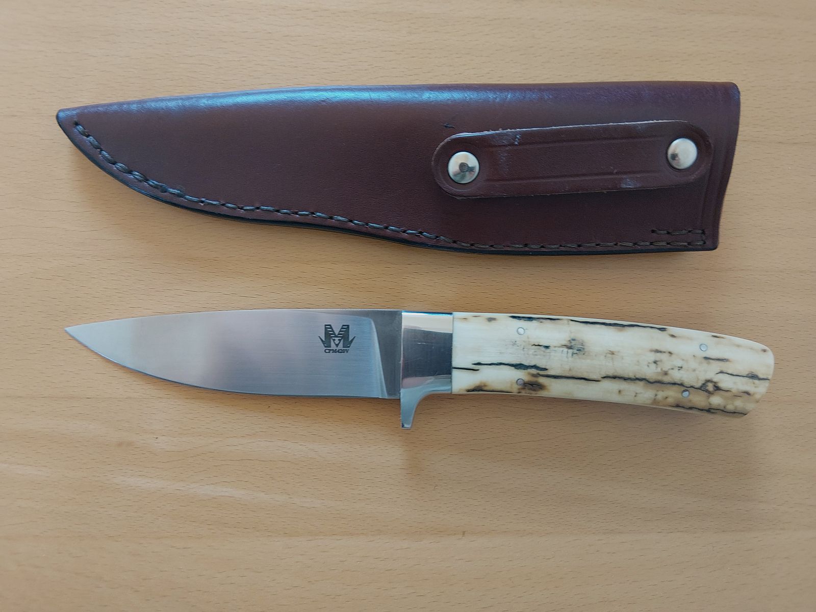 Handgefertigtes Jagdmesser, Stahl CPM 420V, Griffmaterial aus Mammutelfenbein