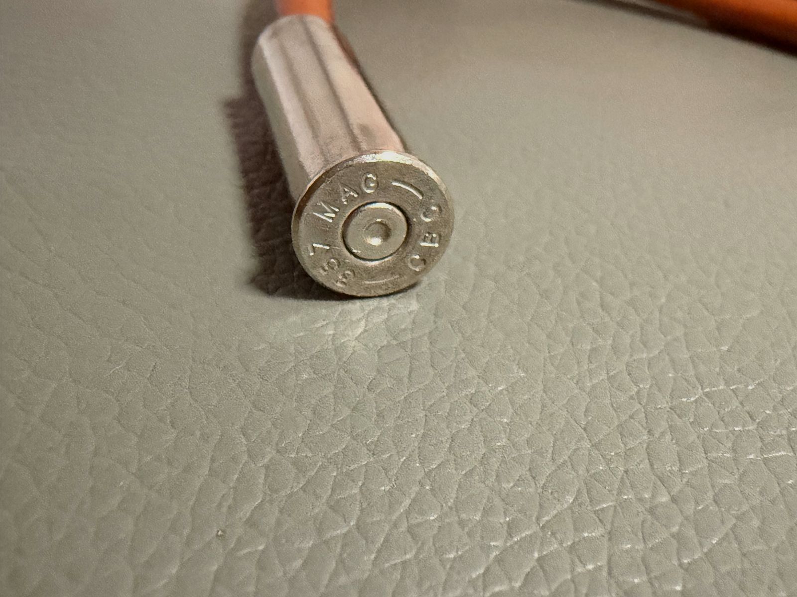 Schlüsselanhänger „I 🖤my Dog“ mit Hülse 357 MAG, Bild 2 von 2